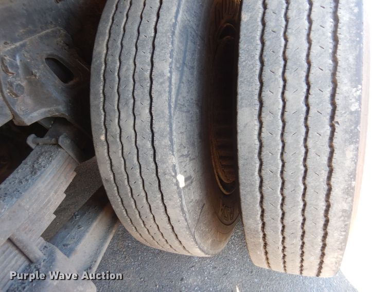 image for item KU9731 1997 Ford LNT8000  oil distributor truck