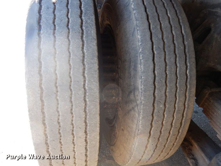 image for item KU9731 1997 Ford LNT8000  oil distributor truck