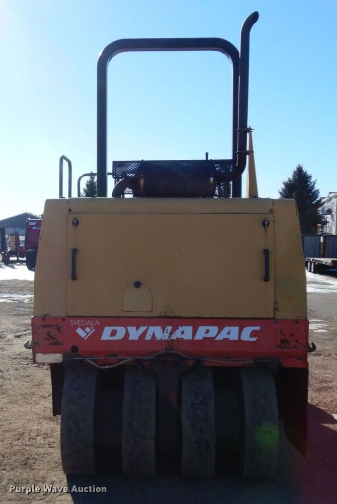 image for item KU9732 1999 Dynapac CP132  pneumatic roller