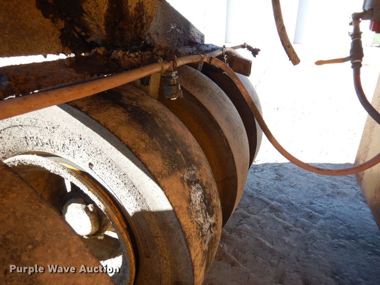 image for item KU9732 1999 Dynapac CP132  pneumatic roller