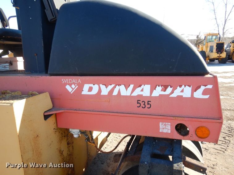 image for item KU9732 1999 Dynapac CP132  pneumatic roller