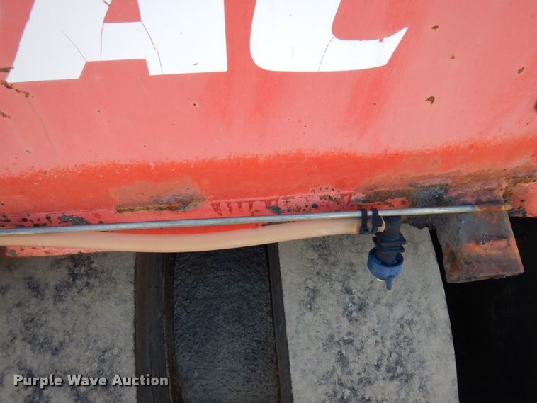 image for item KU9732 1999 Dynapac CP132  pneumatic roller