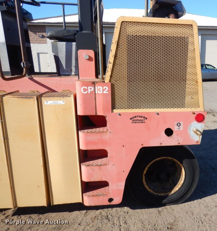 image for item KU9732 1999 Dynapac CP132  pneumatic roller