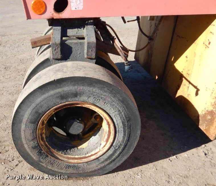 image for item KU9732 1999 Dynapac CP132  pneumatic roller