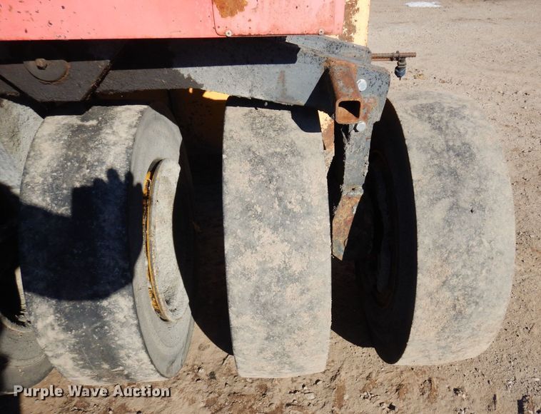 image for item KU9732 1999 Dynapac CP132  pneumatic roller