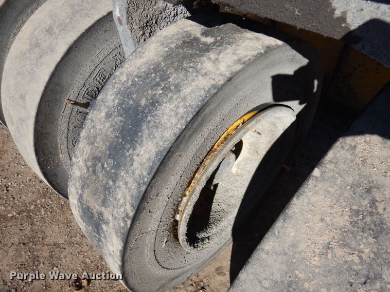 image for item KU9732 1999 Dynapac CP132  pneumatic roller