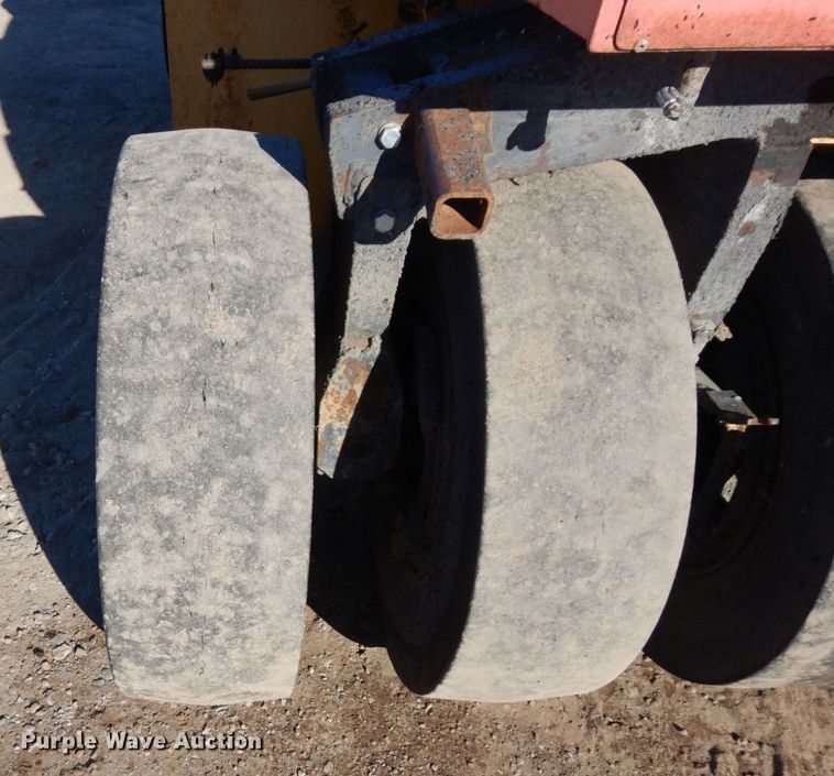 image for item KU9732 1999 Dynapac CP132  pneumatic roller