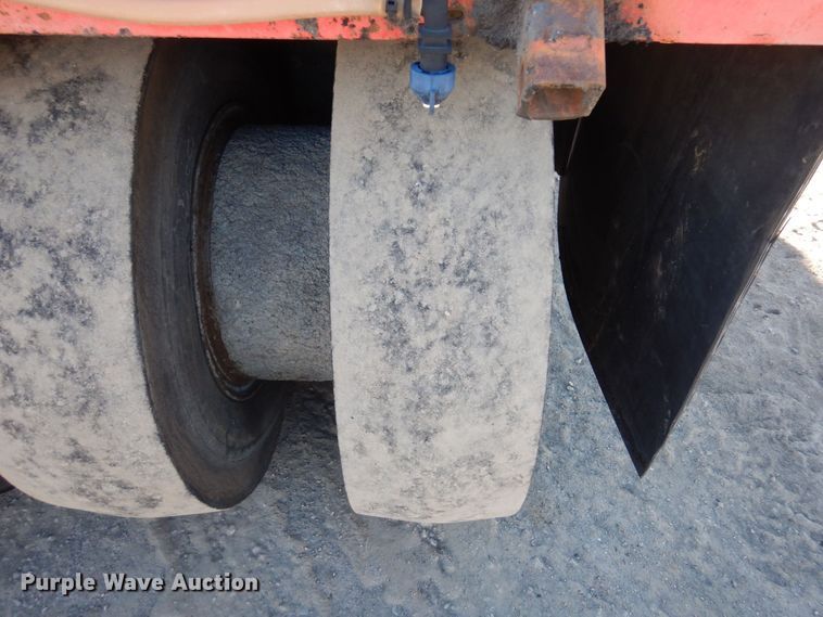 image for item KU9732 1999 Dynapac CP132  pneumatic roller