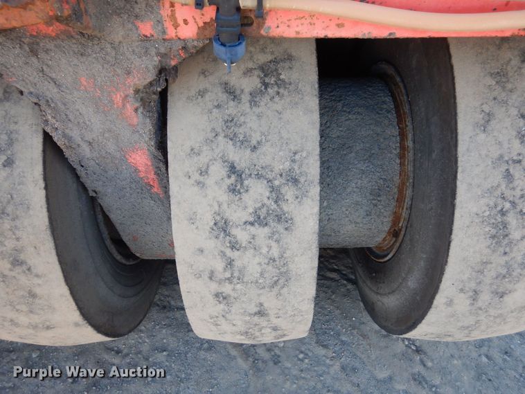 image for item KU9732 1999 Dynapac CP132  pneumatic roller