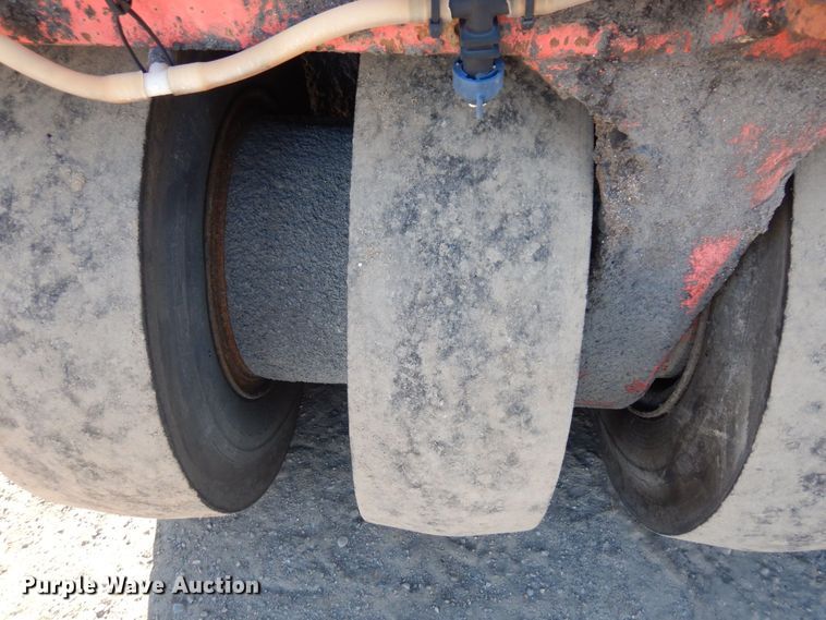 image for item KU9732 1999 Dynapac CP132  pneumatic roller