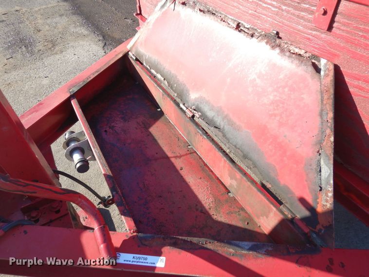 image for item KU9750 1997 Towmaster  equipment trailer