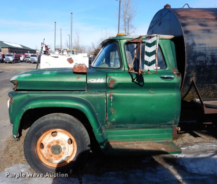 image for item KU9770 1962 Chevrolet 60  water truck