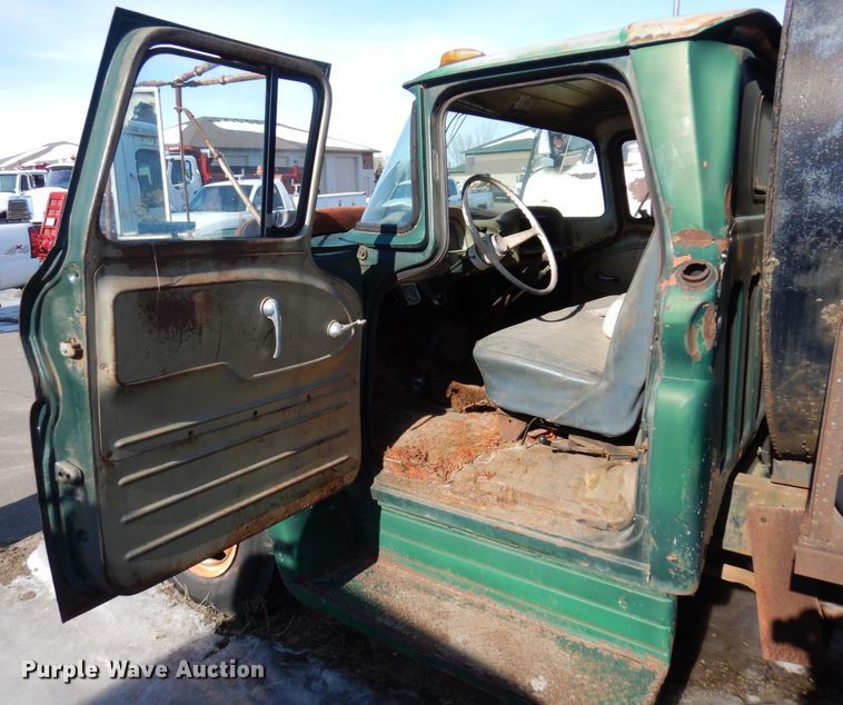 image for item KU9770 1962 Chevrolet 60  water truck