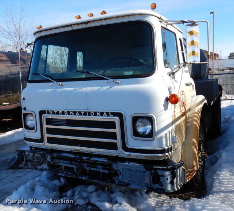 image for item KU9771 1976 International Cargostar  water truck