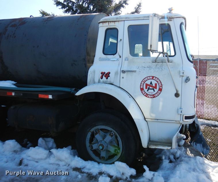 image for item KU9771 1976 International Cargostar  water truck