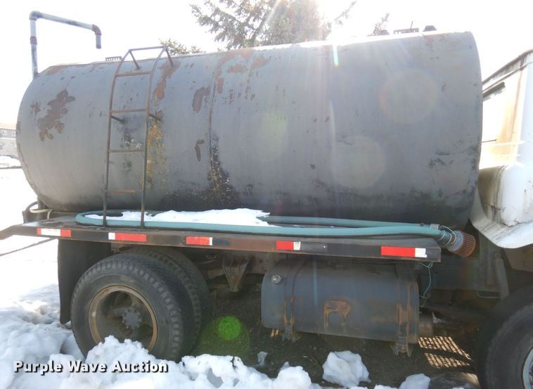 image for item KU9771 1976 International Cargostar  water truck