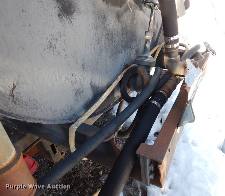 image for item KU9771 1976 International Cargostar  water truck