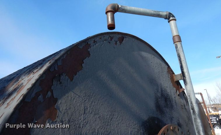 image for item KU9771 1976 International Cargostar  water truck