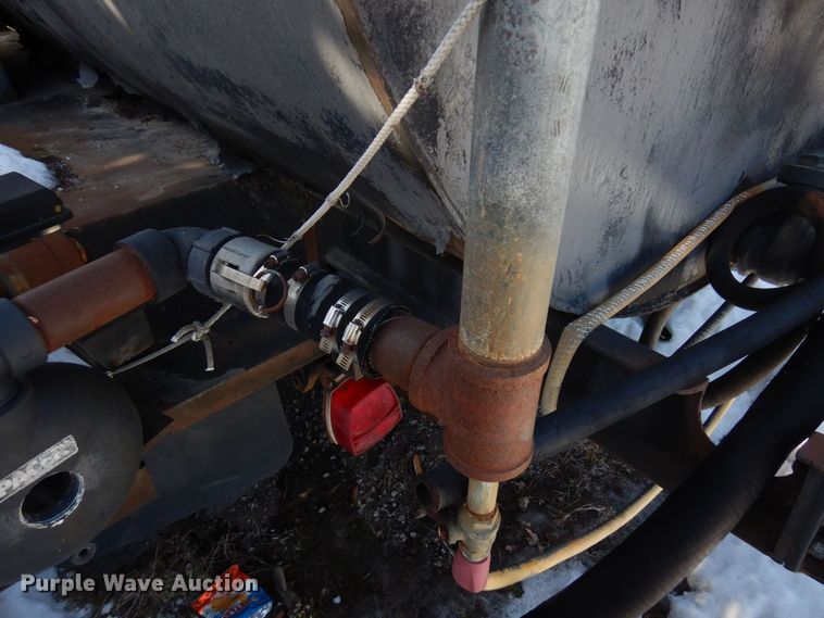 image for item KU9771 1976 International Cargostar  water truck