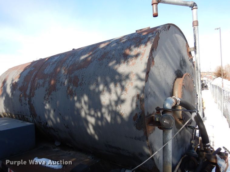 image for item KU9771 1976 International Cargostar  water truck