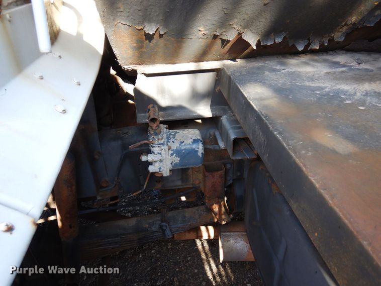 image for item KU9771 1976 International Cargostar  water truck