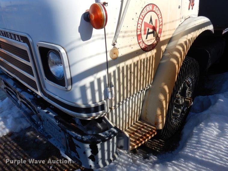 image for item KU9771 1976 International Cargostar  water truck