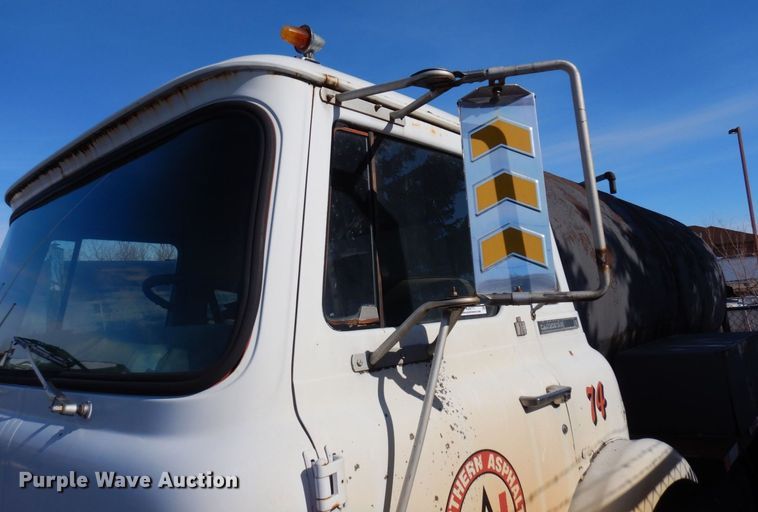 image for item KU9771 1976 International Cargostar  water truck