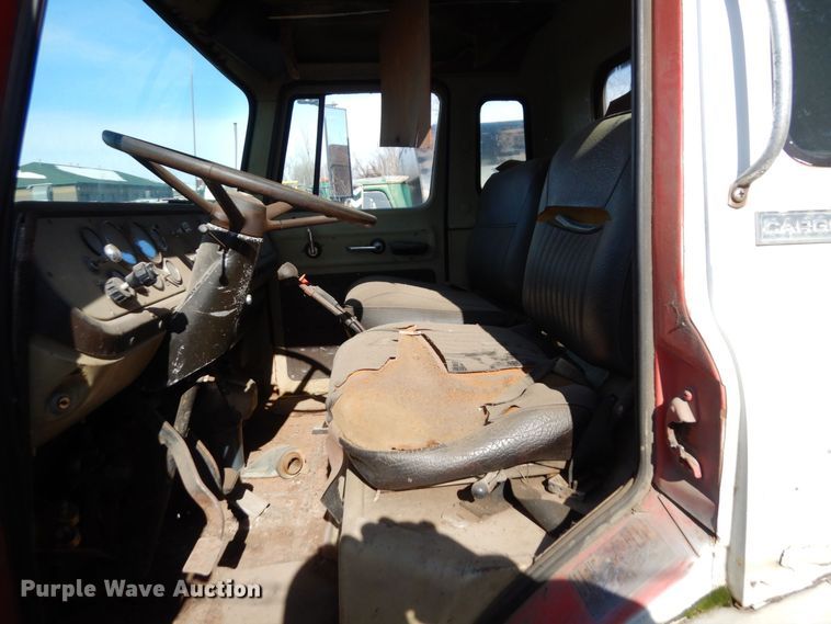 image for item KU9771 1976 International Cargostar  water truck