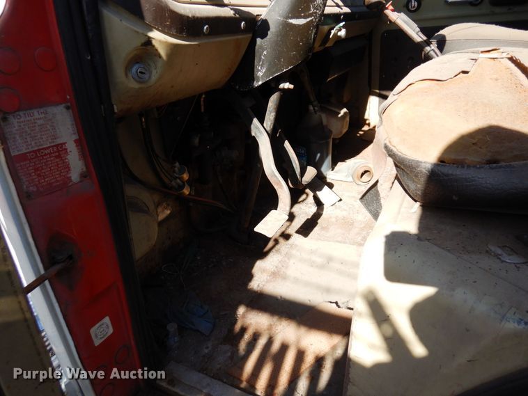 image for item KU9771 1976 International Cargostar  water truck