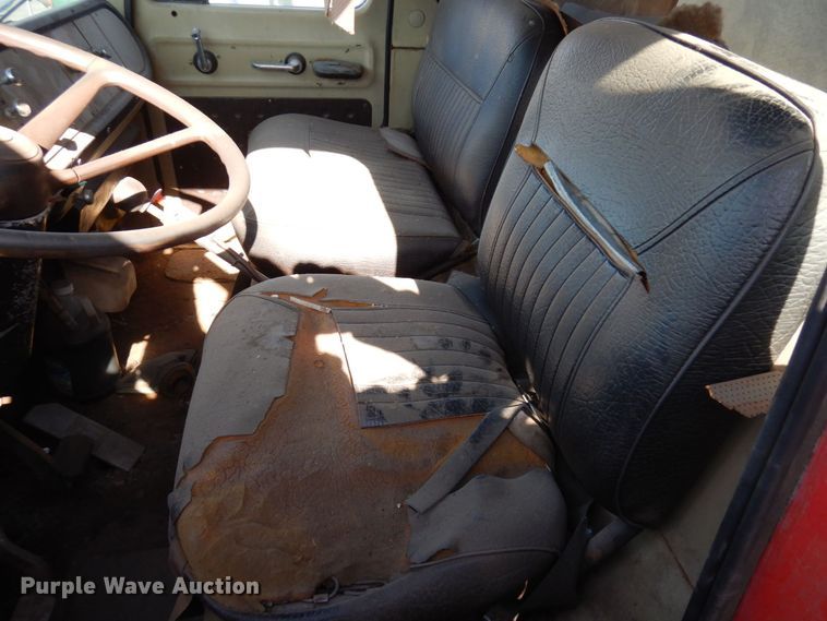 image for item KU9771 1976 International Cargostar  water truck