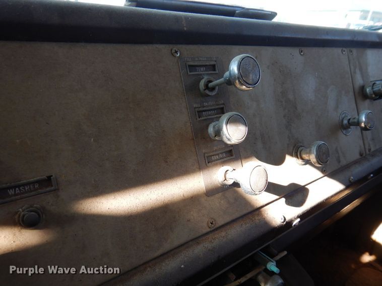 image for item KU9771 1976 International Cargostar  water truck