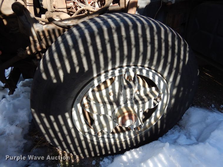 image for item KU9771 1976 International Cargostar  water truck