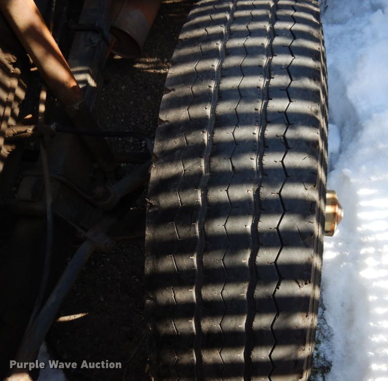 image for item KU9771 1976 International Cargostar  water truck