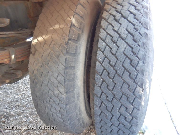 image for item KU9771 1976 International Cargostar  water truck