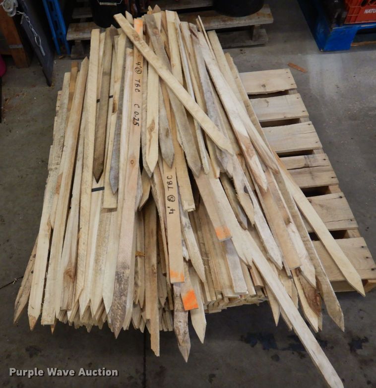 image for item KU9782 Wood stakes