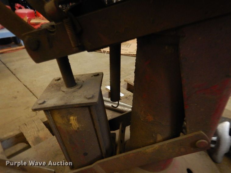 image for item KU9791 Tire changer