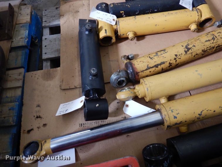 image for item KU9806 Mauldin  motor grader parts