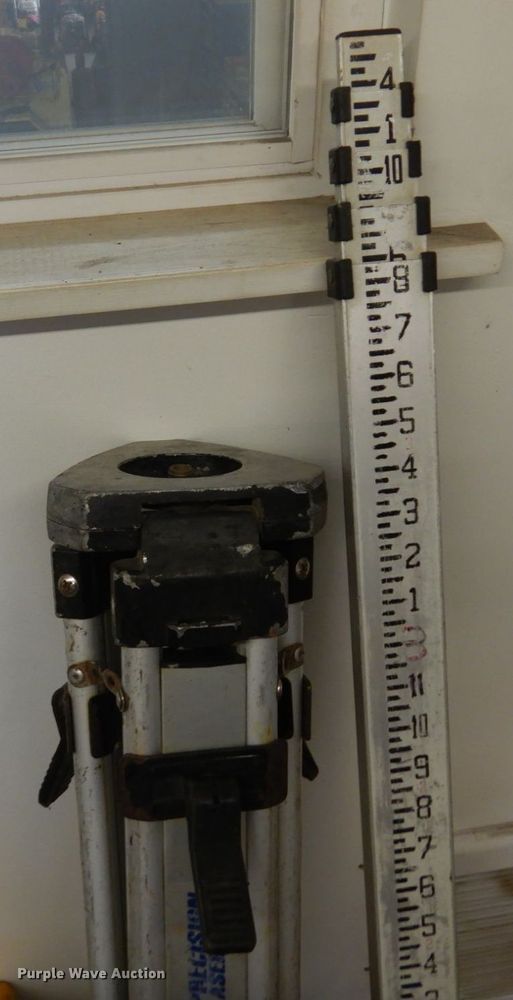 image for item KU9818 Spectra LL500  laser leveling equipment