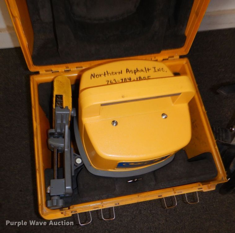 image for item KU9818 Spectra LL500  laser leveling equipment