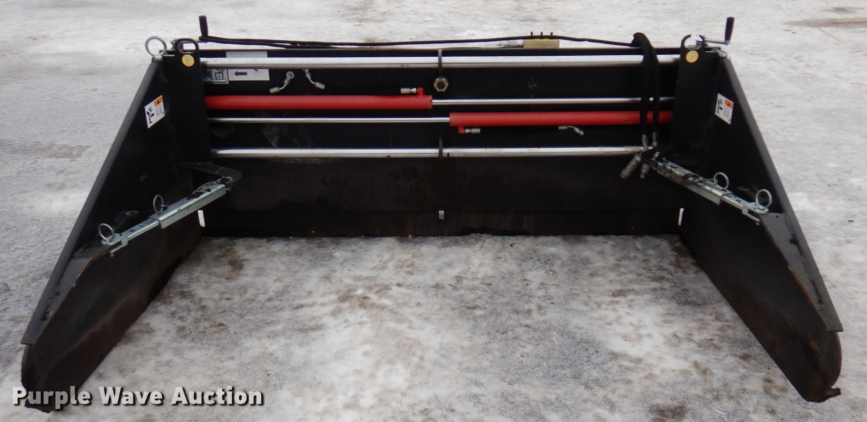 2015 Simex ST200 skid steer asphalt float in East Bethel, MN Item