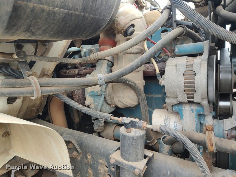 image for item DG5364 1996 International 4700  truck cab and chassis