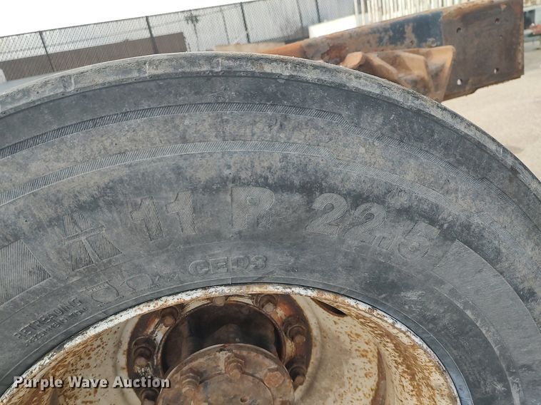 image for item DG5364 1996 International 4700  truck cab and chassis