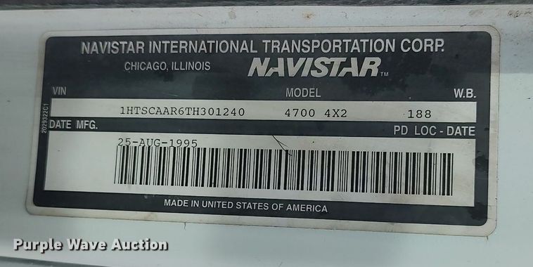 image for item DG5364 1996 International 4700  truck cab and chassis