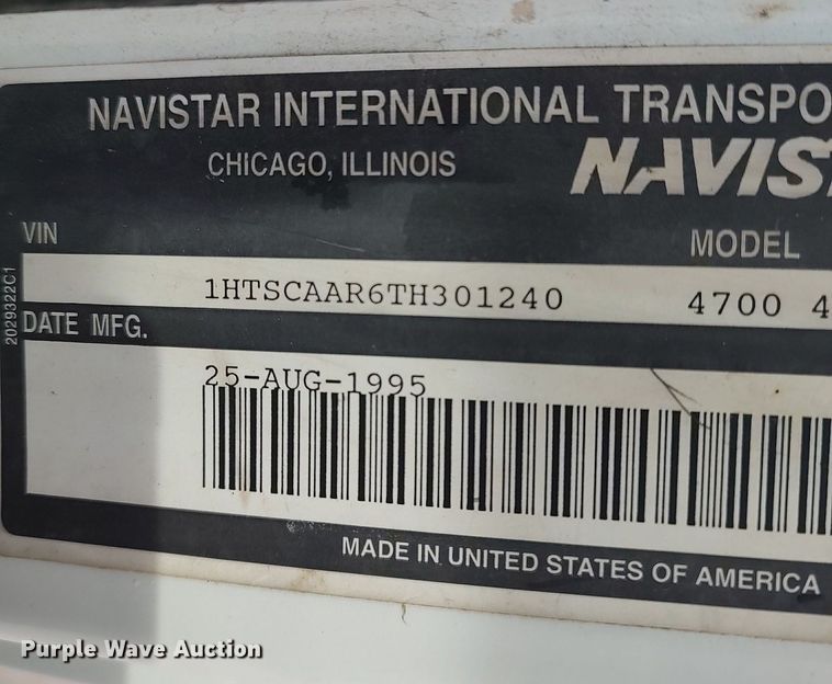 image for item DG5364 1996 International 4700  truck cab and chassis