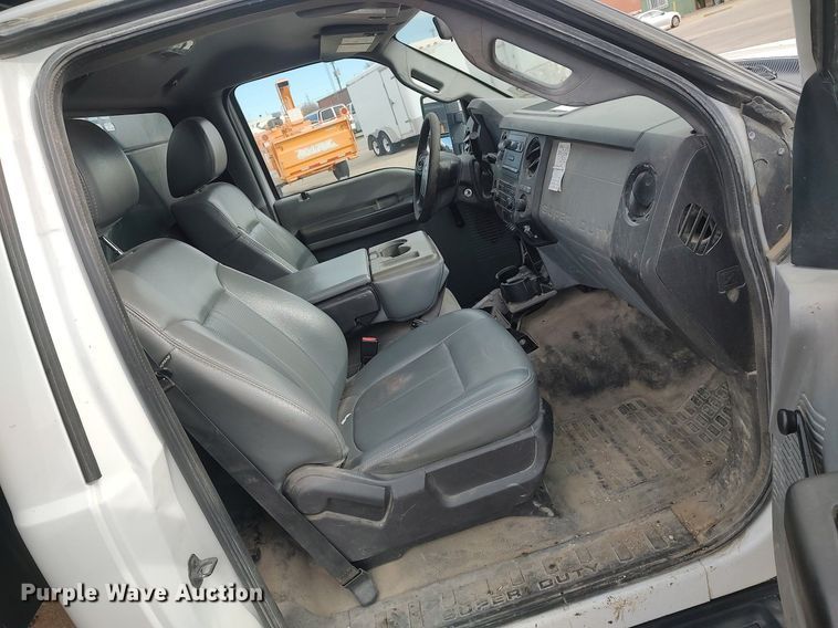 image for item DG5365 2011 Ford F350 Super Duty  dump bed pickup truck