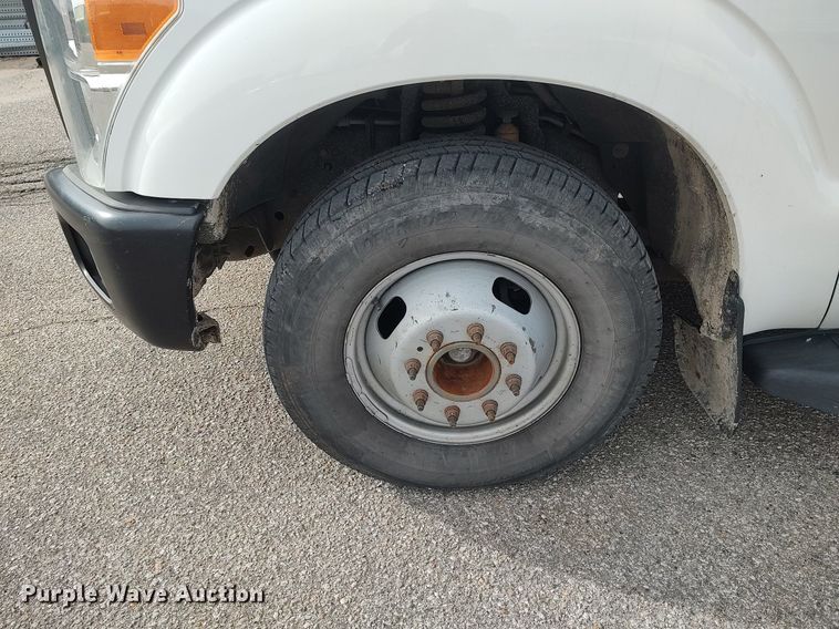 image for item DG5365 2011 Ford F350 Super Duty  dump bed pickup truck