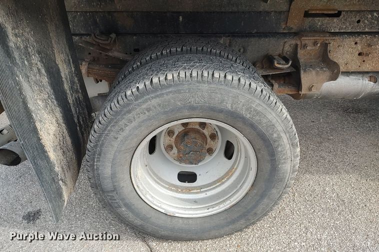 image for item DG5365 2011 Ford F350 Super Duty  dump bed pickup truck