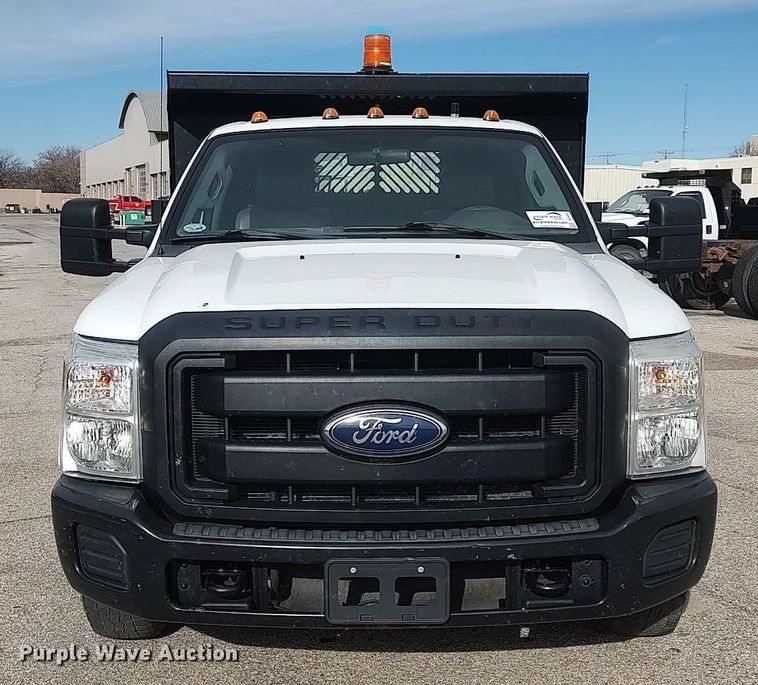 image for item DG5366 2011 Ford F350 Super Duty  dump bed pickup truck