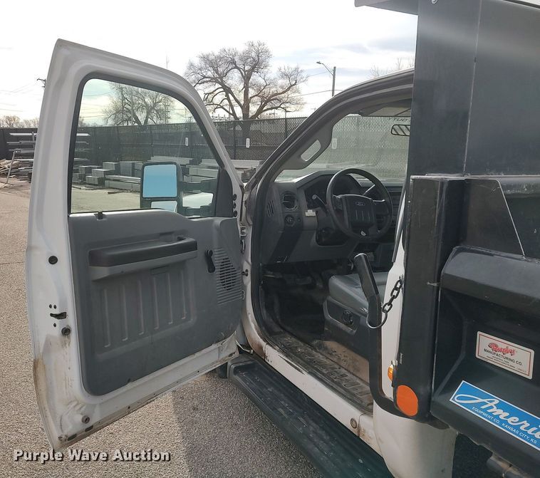 image for item DG5366 2011 Ford F350 Super Duty  dump bed pickup truck