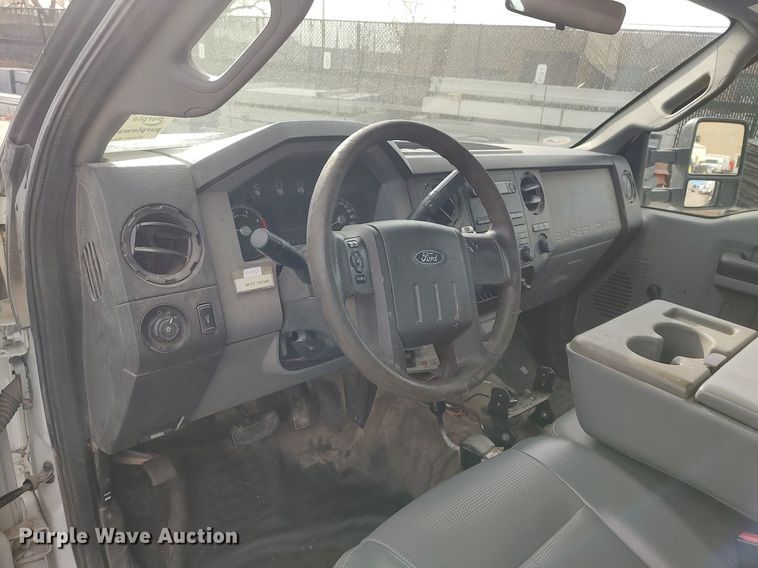 image for item DG5366 2011 Ford F350 Super Duty  dump bed pickup truck